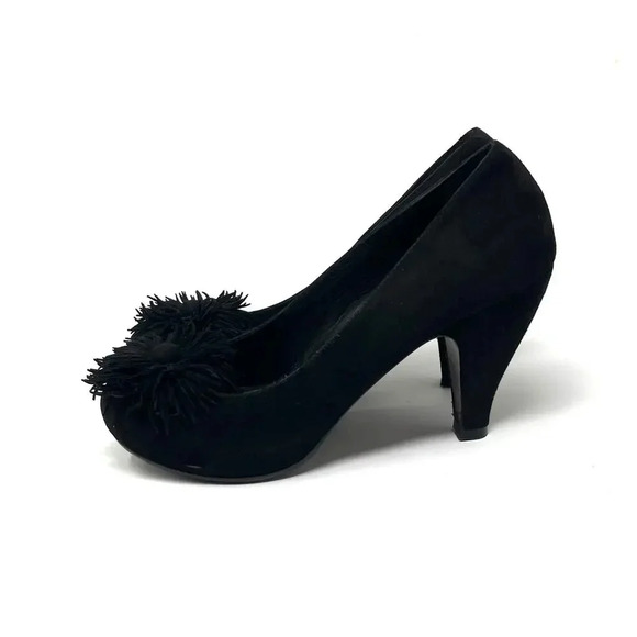 Chie Mihara Anthropologie Black Suede Platform Pumps with Pompom Flower Size 42 - Picture 2 of 9